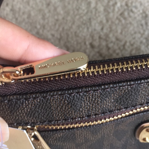 MK wristlet - Picture 5 of 6